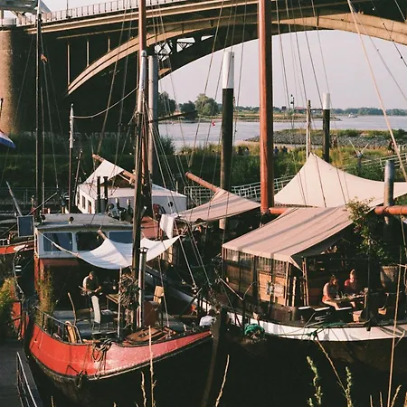 Boat 'opoe Sientje' Отель типа 