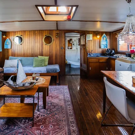 Boat 'opoe Sientje' 2* Неймеген