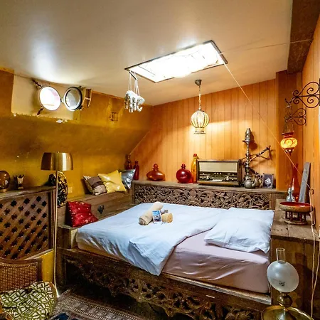 Boat 'opoe Sientje' Alojamento de Acomodação e Pequeno-almoço