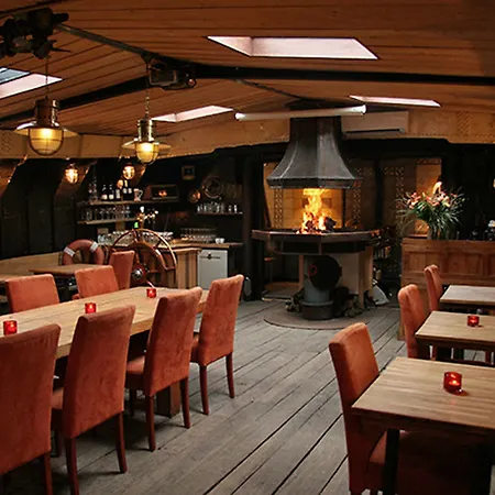 Boat 'opoe Sientje' 3* Nijmegen