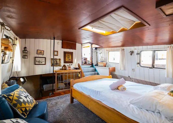 Boat 'opoe Sientje' Bed & Breakfast Nijmegen