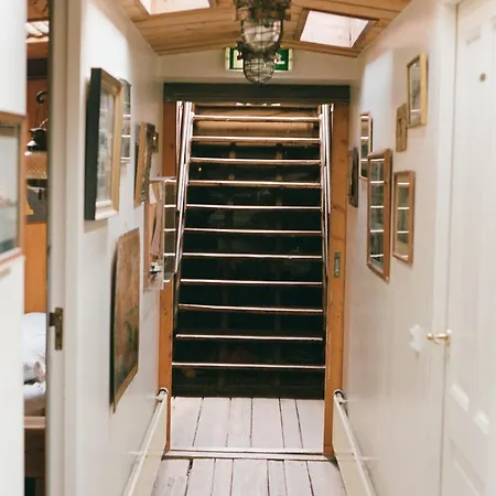 Bed and Breakfast Boat 'opoe Sientje'