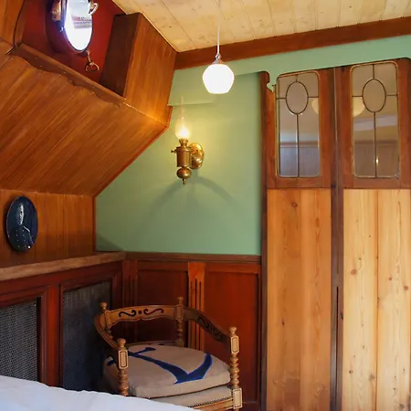 Bed and Breakfast Boat 'opoe Sientje'