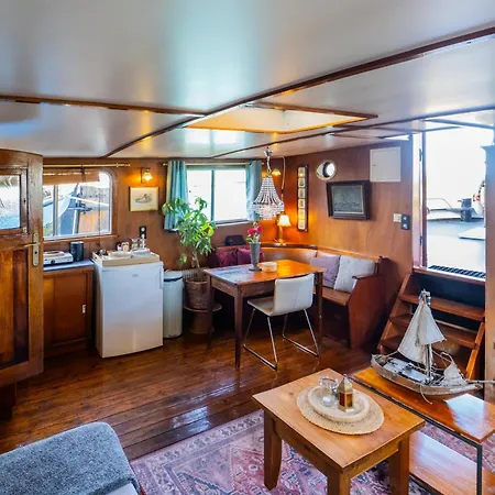 Boat 'opoe Sientje' 2*