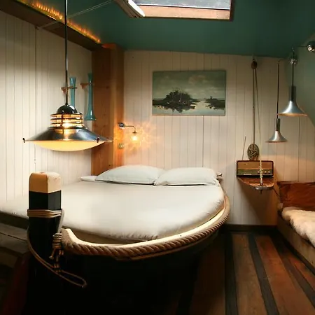 Boat 'opoe Sientje' Bed & Breakfast Nijmegen