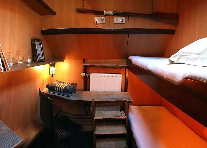 Nocleg ze śniadaniem Boat 'opoe Sientje' 3*